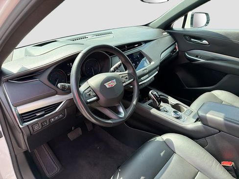 Certified 2022 Cadillac XT4 Premium Luxury w/ Technology Package image 9