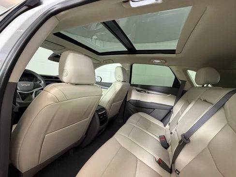 Used 2022 Cadillac XT5 Premium Luxury FWD image 33