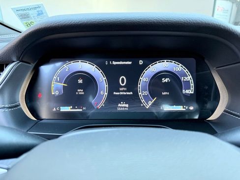 Used 2025 Jeep Grand Cherokee Laredo X image 16