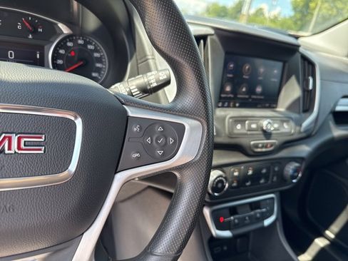 Used 2024 GMC Terrain SLE image 15