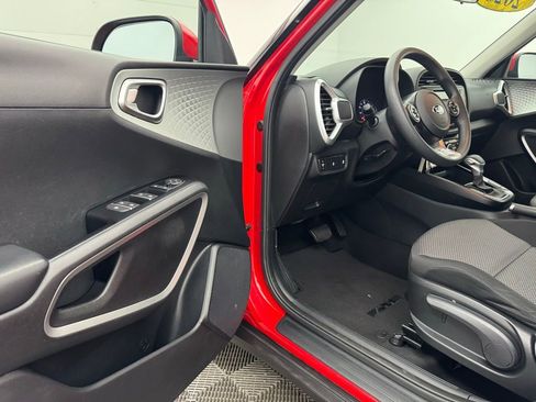 Used 2020 Kia Soul LX image 13