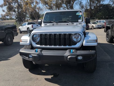 Used 2024 Jeep Wrangler Unlimited w/ Convenience Group AWD/4WD image 7
