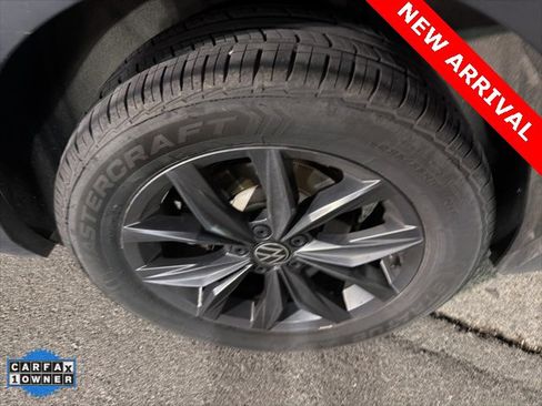 Used 2023 Volkswagen Tiguan SE image 9