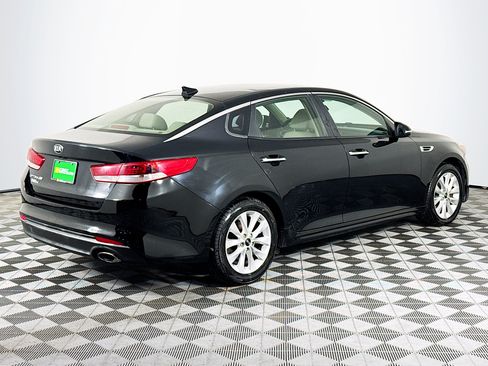 Used 2018 Kia Optima LX w/ 17" Alloy Wheels Package FWD image 10