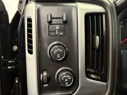 Used 2018 GMC Sierra 1500 SLT AWD/4WD image 32