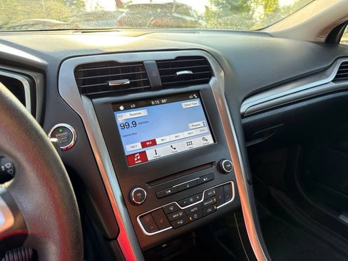 Used 2017 Ford Fusion SE w/ Fusion SE Technology Package FWD image 18