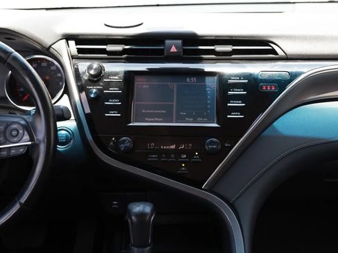 Used 2018 Toyota Camry XSE FWD image 36