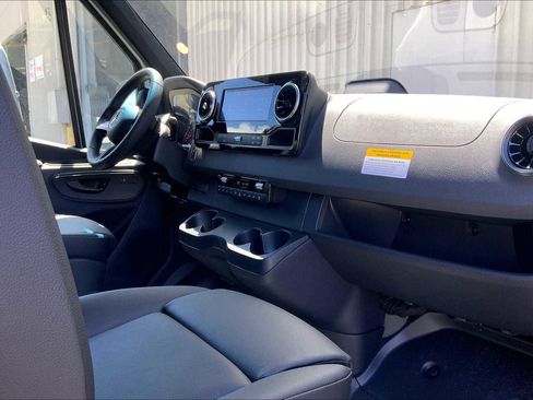 New 2025 Mercedes-Benz Sprinter 2500 image 11