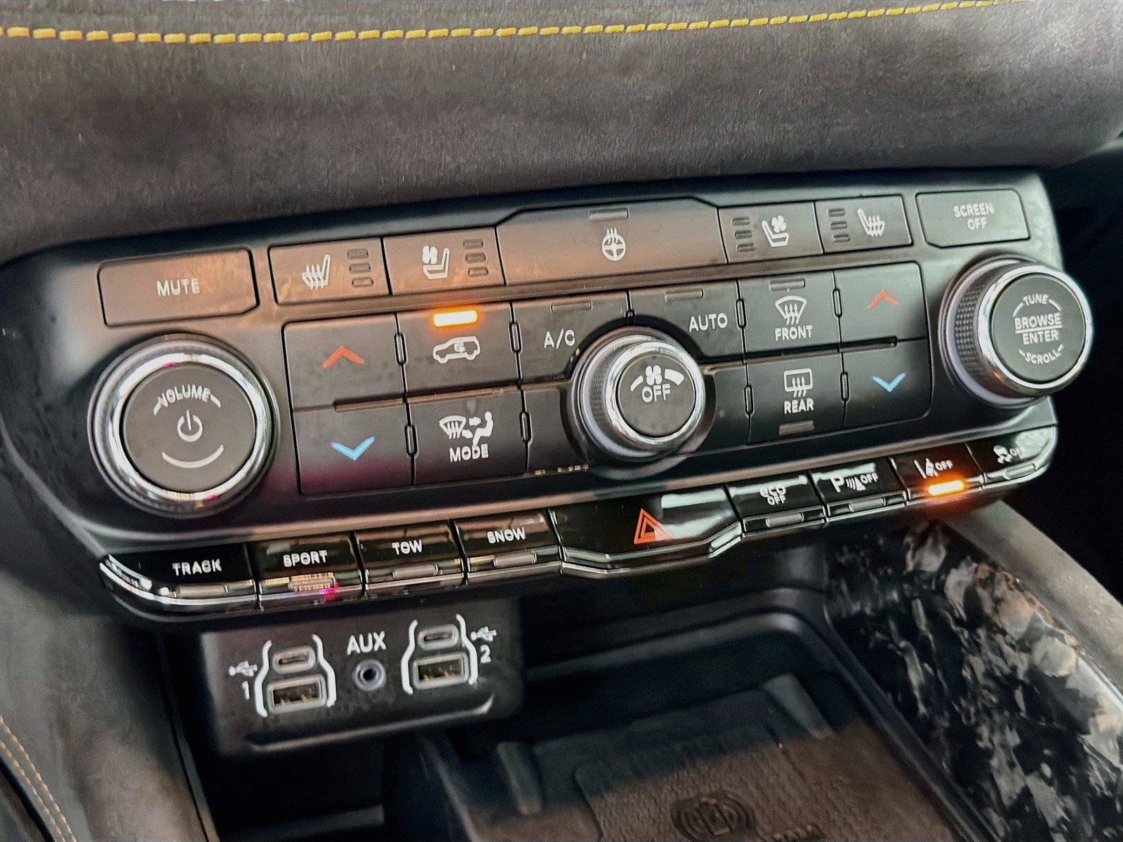 Used 2023 Dodge Durango R/T w/ Hemi Orange Plus Package AWD/4WD image 22