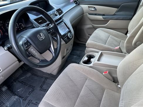 Used 2016 Honda Odyssey SE image 10