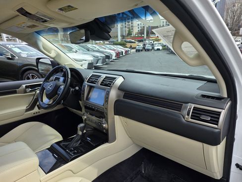 Certified 2020 Lexus GX 460 Premium w/ Premium Package image 33