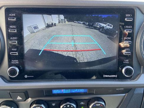 Used 2022 Toyota Tacoma TRD Sport w/ Technology Package AWD/4WD image 24