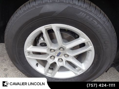 Used 2026 Ford Explorer Active AWD/4WD image 15