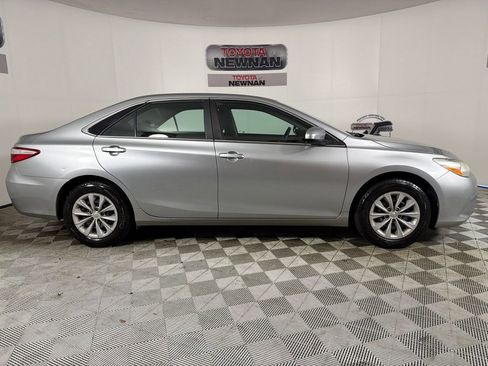 Used 2015 Toyota Camry LE FWD image 2