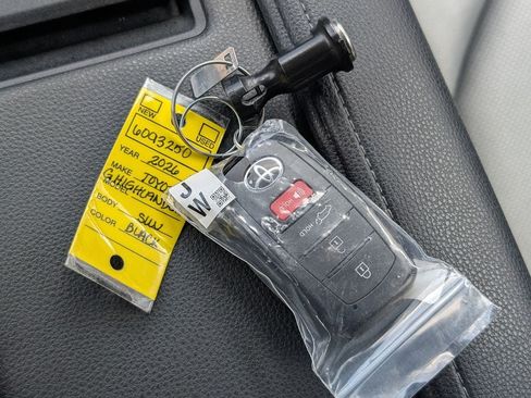 Certified 2026 Toyota Grand Highlander AWD Hybrid image 32