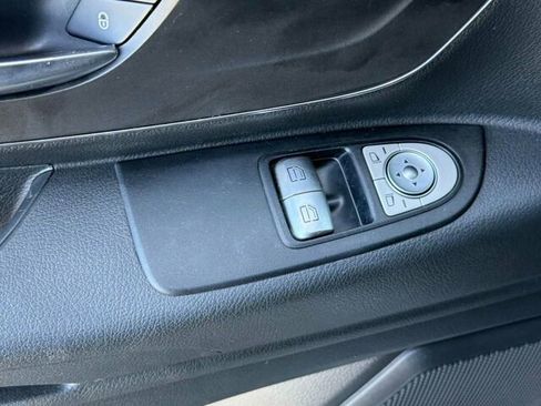 Used 2016 Mercedes-Benz Metris Passenger image 14