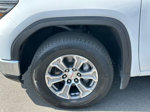 Used 2024 GMC Sierra 1500 SLT AWD/4WD image 9