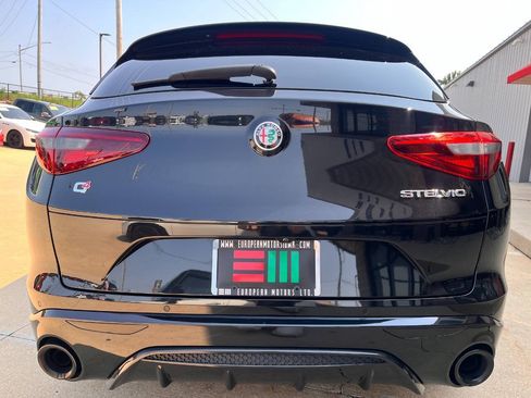 Used 2023 Alfa Romeo Stelvio Veloce AWD/4WD image 4
