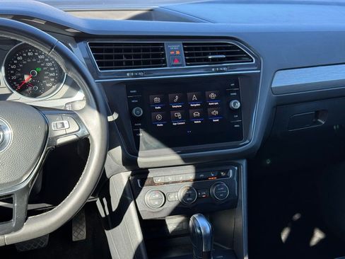 Used 2021 Volkswagen Tiguan SE image 23