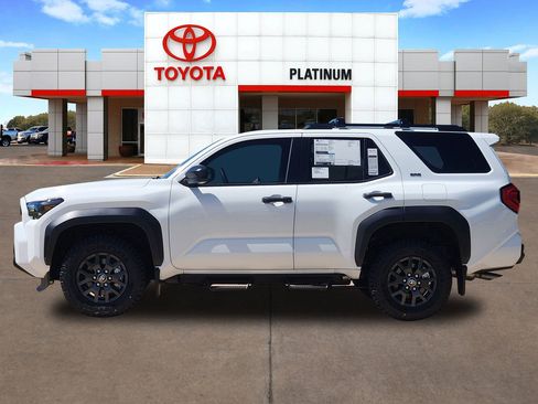 New 2026 Toyota 4Runner SR5 AWD/4WD image 3