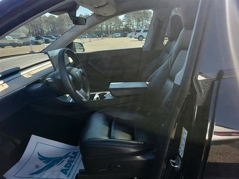 Used 2021 Tesla Model Y Long Range image 5