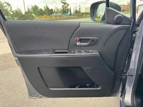 Used 2010 MAZDA MAZDA5 Sport image 28