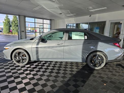 New 2026 Hyundai Elantra Sport image 7