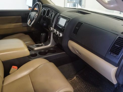 Used 2017 Toyota Sequoia SR5 w/ Premium Package AWD/4WD image 24