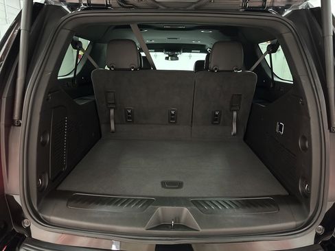 Used 2024 Chevrolet Suburban LT image 36