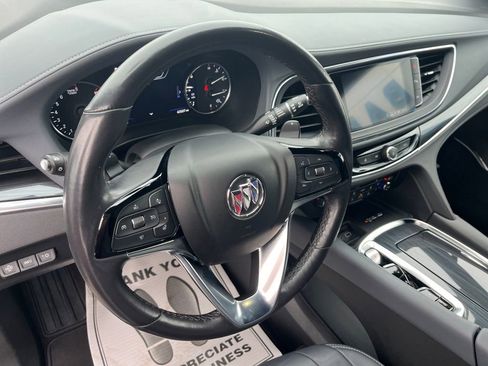 Used 2024 Buick Enclave Premium image 10
