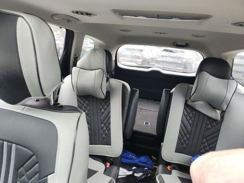 Certified 2024 Kia Telluride EX w/ EX Captain's Chair Package AWD/4WD image 7