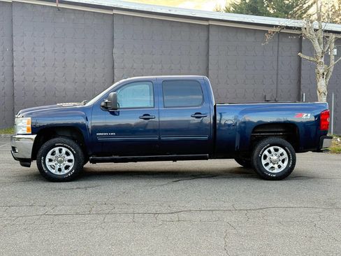 Used 2011 Chevrolet Silverado 2500 LTZ w/ LTZ Plus Package AWD/4WD image 4