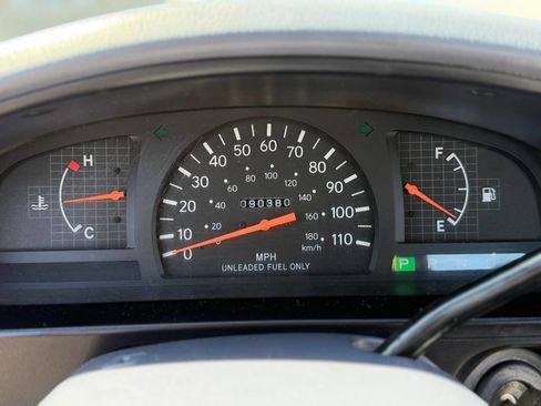Used 2000 Toyota Tacoma 2WD Regular Cab image 94