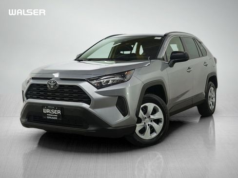 Used 2020 Toyota RAV4 LE image 1