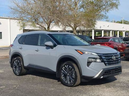 Certified 2025 Nissan Rogue SL w/ Tech Package FWD image 2