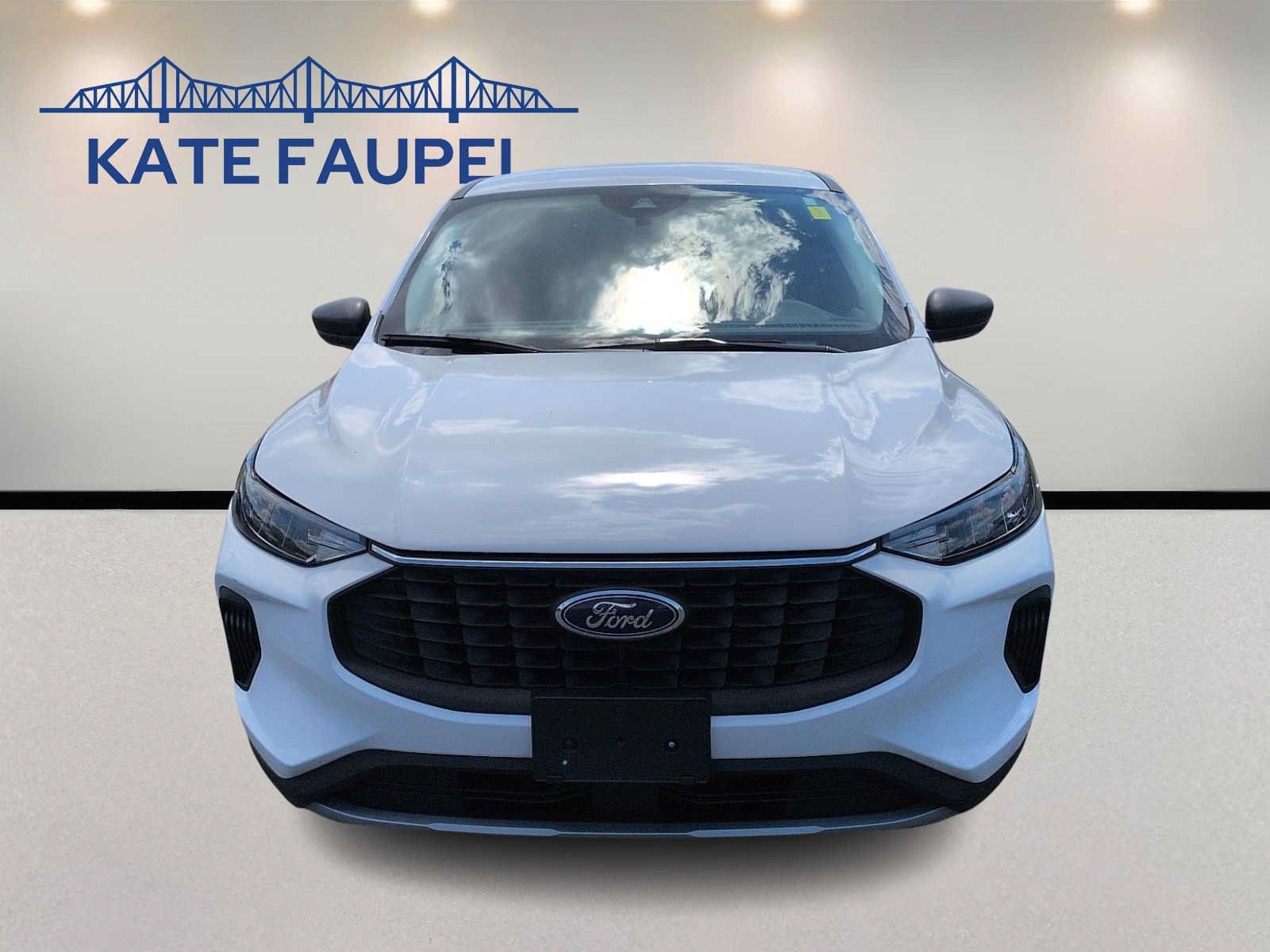 Used 2025 Ford Escape Active AWD/4WD image 2