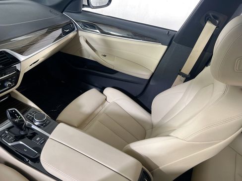 Used 2020 BMW 530i xDrive image 23