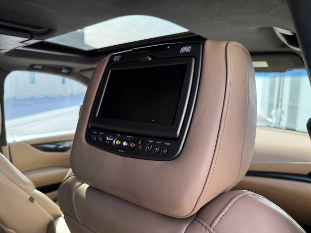 Used 2019 Cadillac Escalade ESV Platinum AWD/4WD image 22