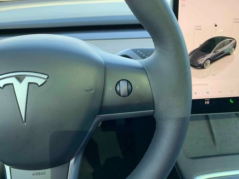 Used 2023 Tesla Model 3 Standard Range image 17