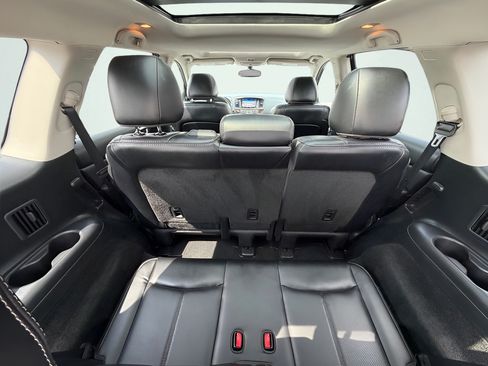 Used 2020 Nissan Pathfinder Platinum FWD image 25