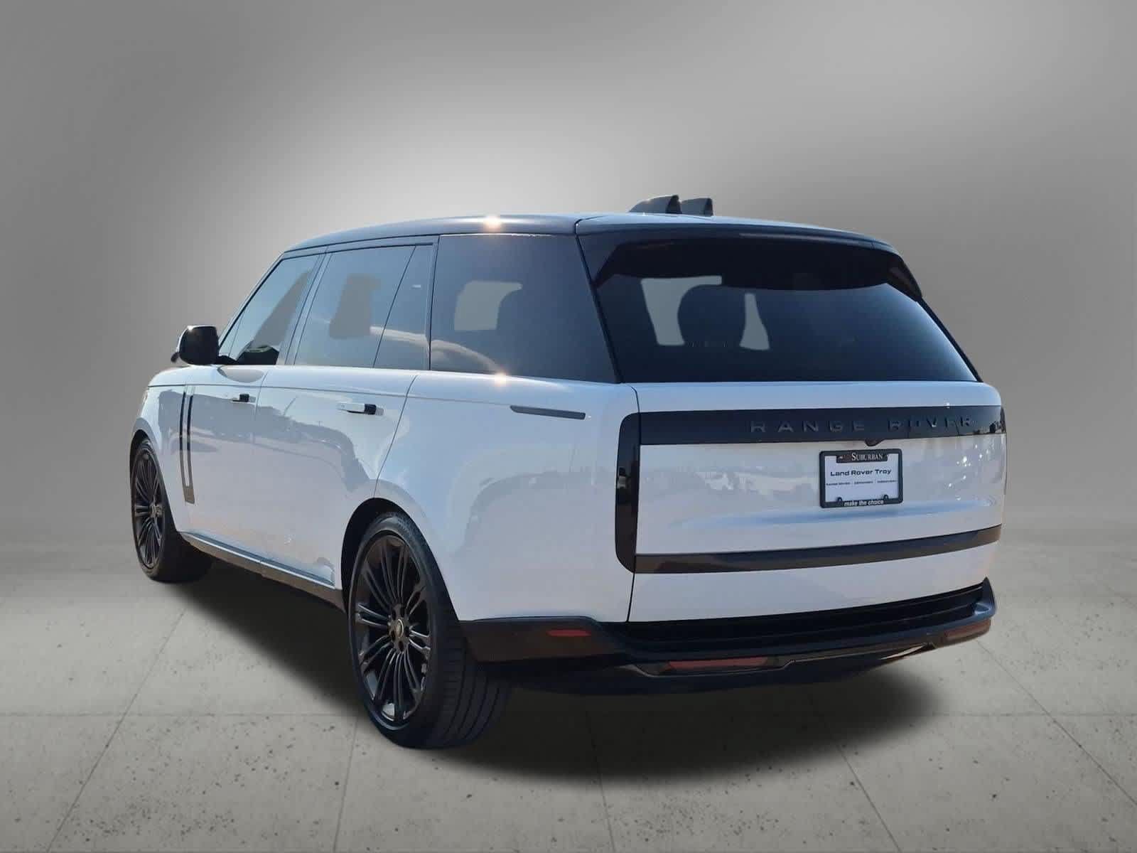 Used 2024 Land Rover Range Rover Long Wheelbase SE AWD/4WD image 4