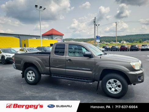 Used 2014 Toyota Tacoma 4x4 Access Cab V6 w/ SR5 Package image 5