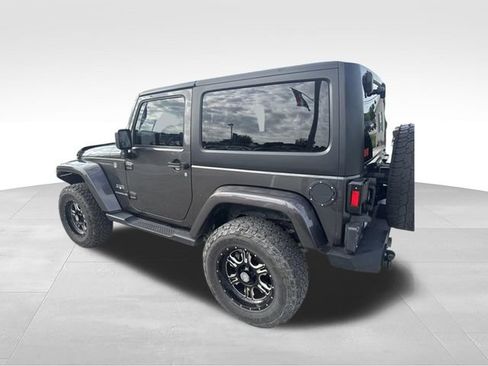Used 2017 Jeep Wrangler Sahara w/ Connectivity Group AWD/4WD image 49