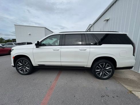 Used 2021 Cadillac Escalade ESV Sport w/ Driver Assist Tech Package RWD image 15