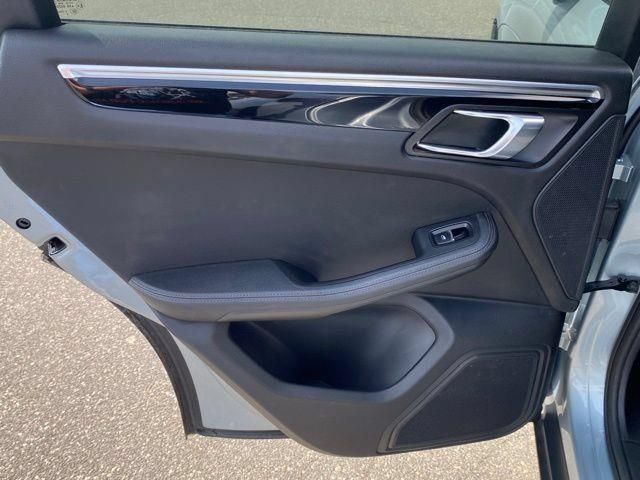 Used 2019 Porsche Macan AWD/4WD image 16