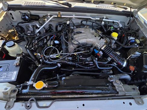 Used 2002 Nissan Frontier XE AWD/4WD image 11