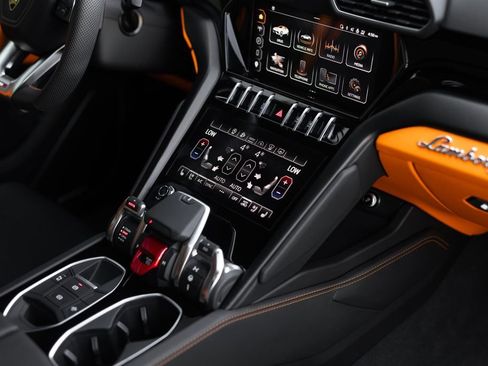 Used 2024 Lamborghini Urus S AWD/4WD image 37