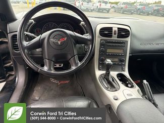 Used 2005 Chevrolet Corvette Convertible w/ Preferred Equipment Group video 2