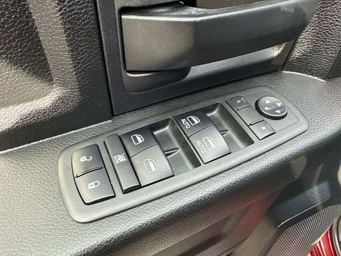 Used 2018 RAM 1500 Express image 24