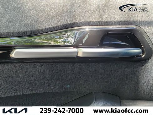 Certified 2024 Kia Seltos SX w/ SX Sunroof Package image 15